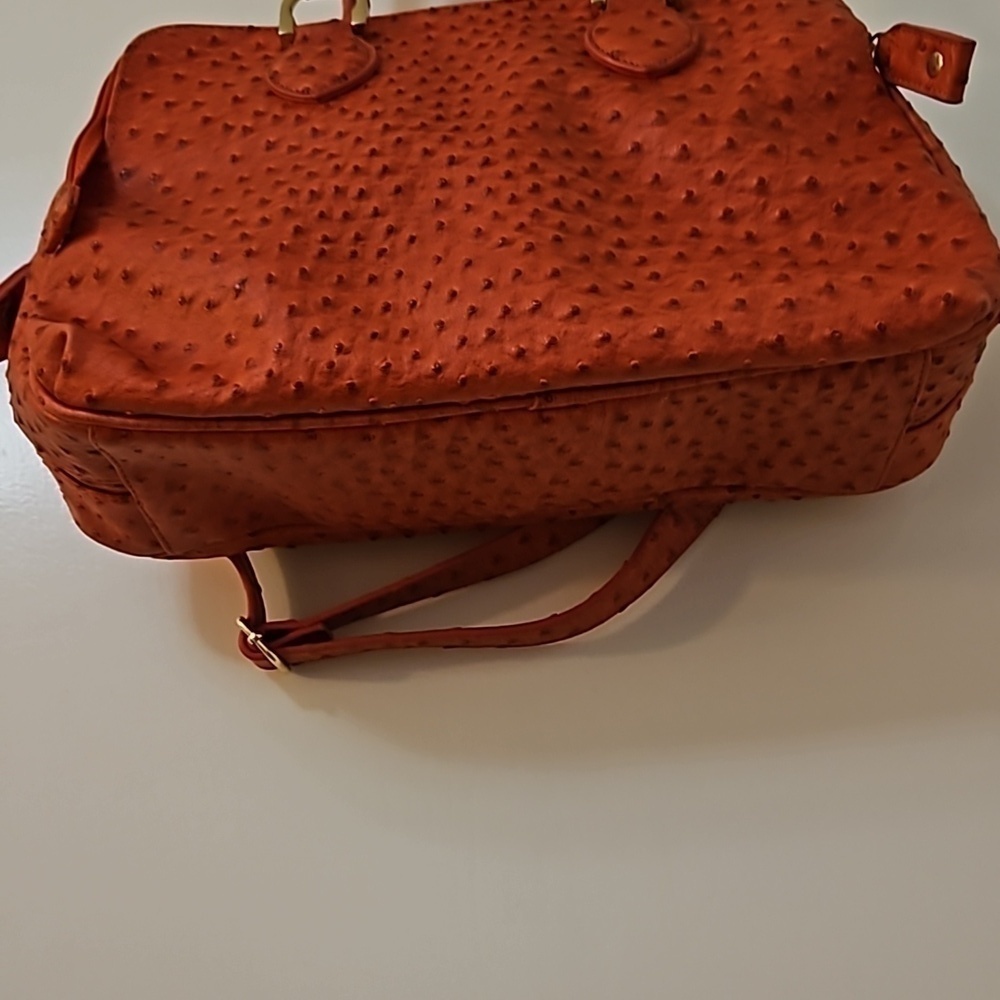 LONDON FOG 1990s Coral Faux Ostrich Shoulder Bag - Picture 6 of 12